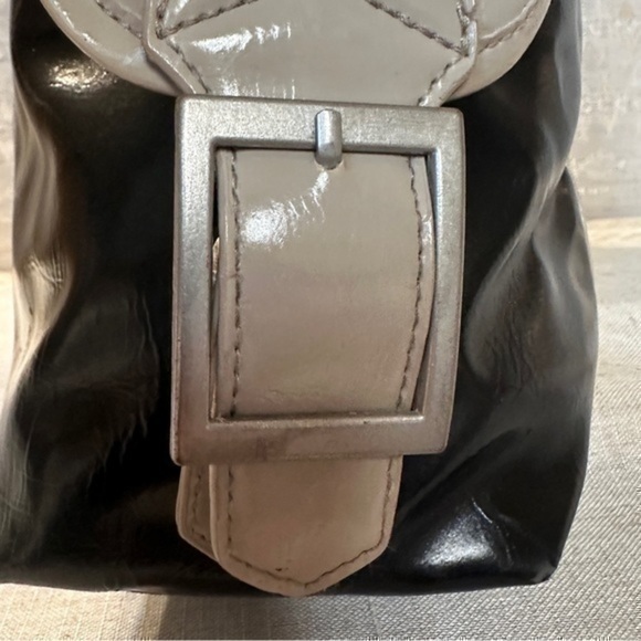 Kenneth Cole Reaction Handbag/ purse. Black. - Picture 10 of 16